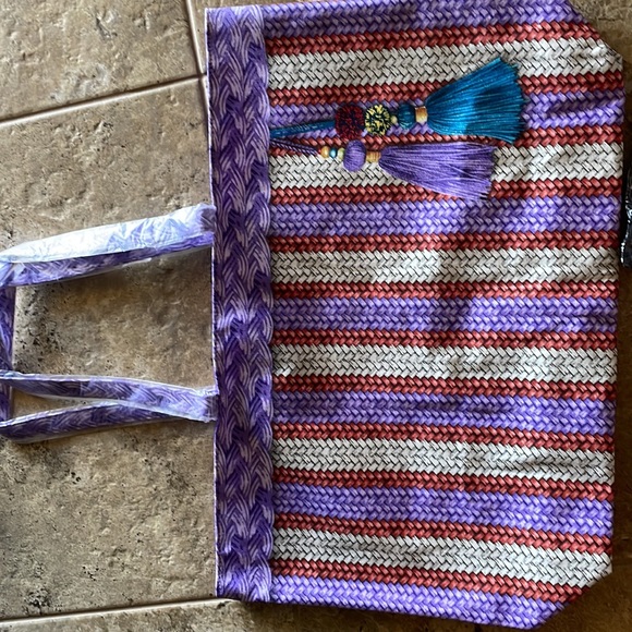 Estée Lauder Totes and Cosmetic bundle. - Picture 2 of 5